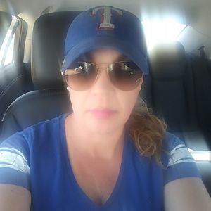 Meet your Posher, Mila